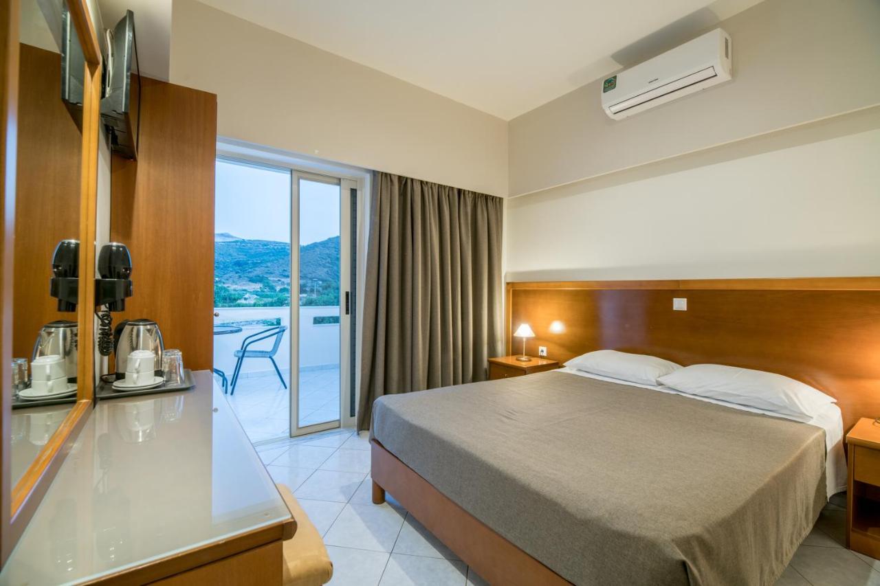 Hiona Holiday Hotel パレカストロ エクステリア 写真